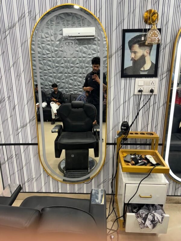 Saloon mirror - Image 18