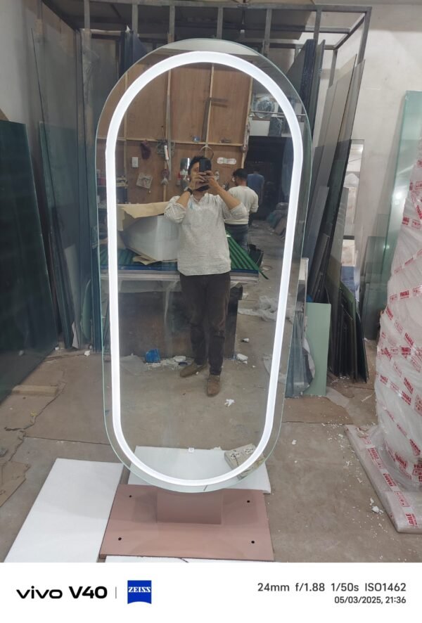 Saloon mirror - Image 19