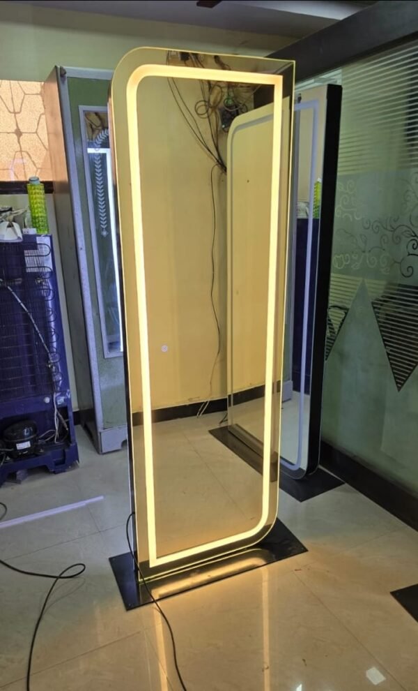 Saloon mirror - Image 25