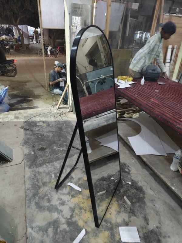 Standing mirror